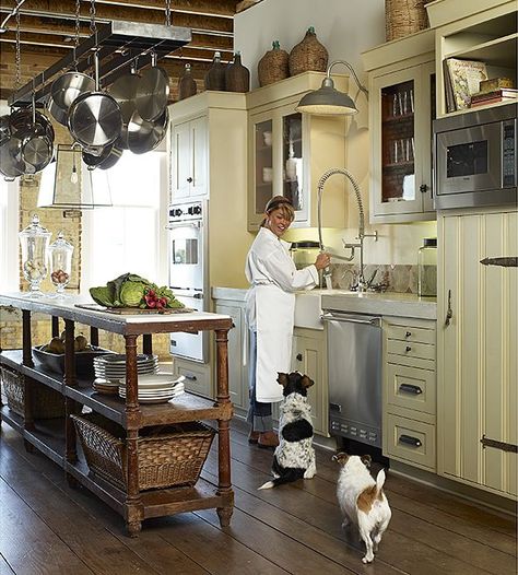 French Kitchen, Chefs Kitchen, Gourmet Kitchens, Beautiful Kitchens, Kitchen Style, Kitchen Space, Cheap Home Decor, Kitchen Styling, Country Kitchen