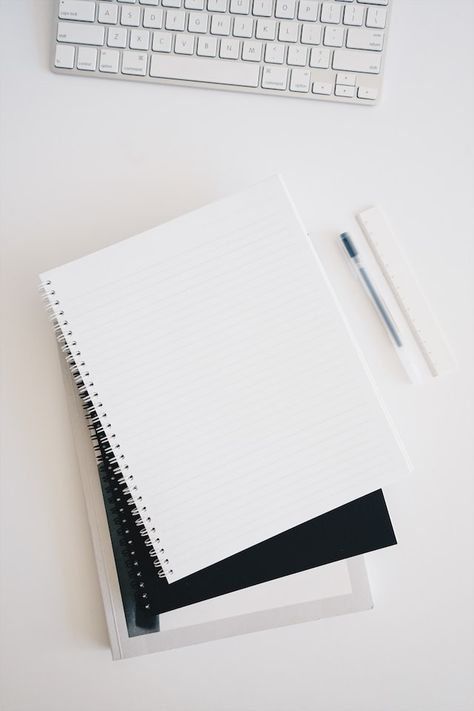 10 ways to organize a notebook for work - For Busy Bee's Work Notebook Organization, Losing Focus, Training Planner, Instagram Promotion, Productive Habits, Notebook Organization, Instagram Engagement, Work Organization, Business Photos