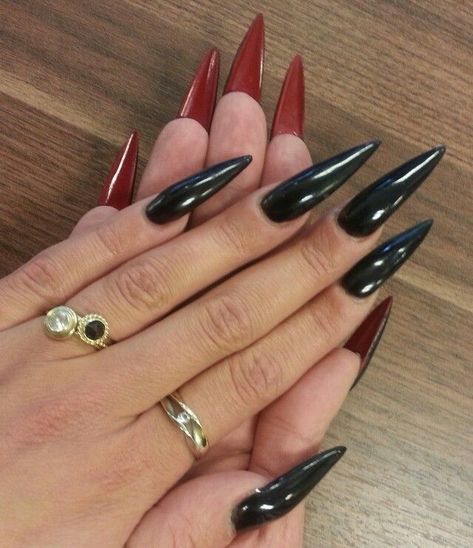 Black Nails With Red Inside, Louboutin Nails Stilleto, Long Black Nails Stilettos, Loubiton Nails, Black Nails Stiletto, Stiletto Nails Black, Louboutin Nails, Red Bottom Nails, Long Black Nails