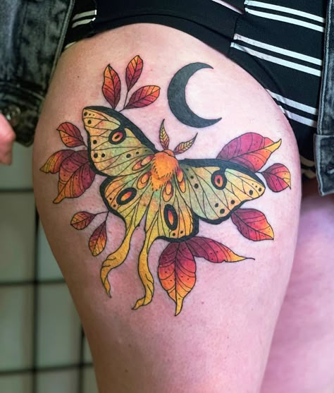 Moth Tattoo Ideas, Lunar Moth Tattoo, Luna Moth Tattoo, Moth Tattoos, Nite Owl, Moth Tattoo Design, Gallery Tattoo, 16 Tattoo, Lunar Moth