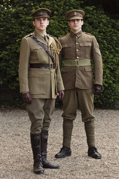 Downton Abbey - Matthew Crawley and Thomas Barrow 1920s Soldier, Thomas Barrow, Soldier Uniform, Matthew Crawley, English Clothes, British Army Uniform, Military Costumes, Downton Abbey Fashion, Downton Abby