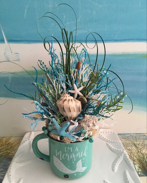 Ceramic Mermaid, Beach Centerpieces, Mermaid Mug, Beach Crafts Diy, Beach Themed Crafts, Summer Centerpieces, Nautical Crafts, Mermaid Mugs, Deco Nature