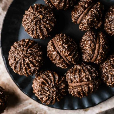 Chocolate Hazelnut Cookies, Flourless Cookies, Hazelnut Cookies, Dessert Board, Italian Chocolate, Dark Chocolate Ganache, Sweet Ideas, Rustic Texture, Italian Cookies