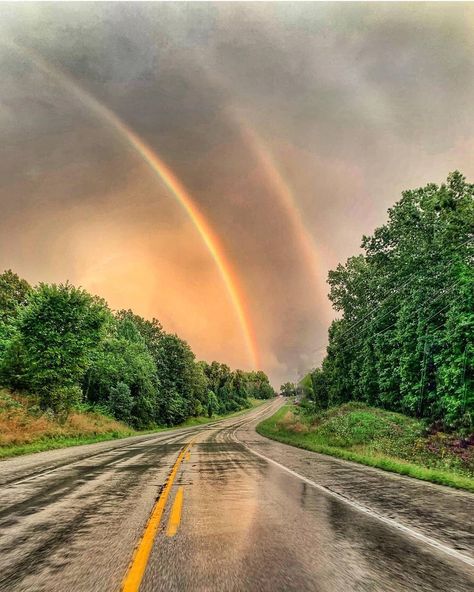 Only in Indiana on Instagram: “Incredible double rainbow captured near Bloomington by @sunnhunt . . . #onlyinindiana to be featured! . . . #indiana #midwestlife…” Indiana Aesthetic, Angola Indiana, Iu Aesthetic, Bloomington Indiana, Double Rainbow, Indiana, Beautiful Places, Country Roads, The Incredibles