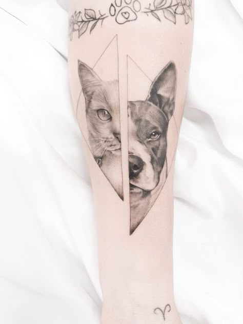 Pet Portrait Tattoo Ideas, Pet Tattoo Ideas Dogs, Pet Cat Tattoo, Dog And Cat Tattoo Together, Cat Dog Tattoo, Tattoo Gato, Tattoo Pet, Cat And Dog Tattoo, Collage Tattoo