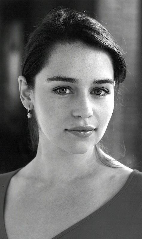 https://flic.kr/p/2cGBShx | Emilia-Clarke Emillia Clark, Emilie Clarke, Emilia Clarke Daenerys Targaryen, Gra O Tron, Mother Of Dragons, English Actresses, Emilia Clarke, Young And Beautiful, 인물 사진