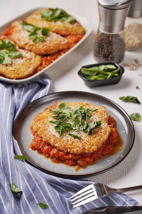 Best Veal Parmesan Recipe, Breaded Veal Cutlets, Veal Parmesan Recipe, Veal Cutlet Recipes, Veal Piccata, Veal Parmesan, Veal Milanese, Veal Cutlet, Lions Den