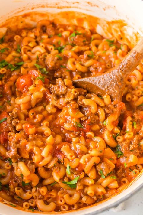 Homemade Hamburger Helper recipe is the easiest way to make hamburger mac in less than 30 minutes. This comfort food classic is always a hit! Elevated Hamburger Helper, Healthier Hamburger Helper, Hamburger Helper Homemade, Diy Hamburger Helper Recipes Seasoning Mixes, Healthier Homemade One Pot Hamburger Helper, Hamburger Mac, Best Hot Dog Chili Recipe, Hamburger Helper Rice Orential, Ground Beef Dinner Recipes