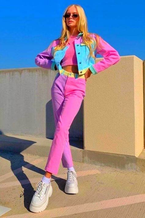 Rainbow Outfit Aesthetic, 90s Images, Bright Colored Outfits, Outfits Pastel, Color Outfits, Bright Outfits, Neon Outfits, Pastel Goth Fashion, Clothing Design Sketches