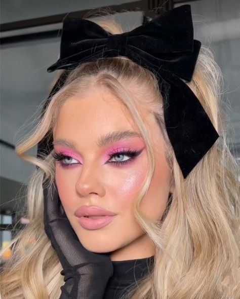 Lash Art, Barbie Rosa, Pink Eyeshadow Look, Barbie Hairstyle, Barbie Vibes, Queen Style, Pink Eye Makeup, Barbie Makeup, Pink Eye