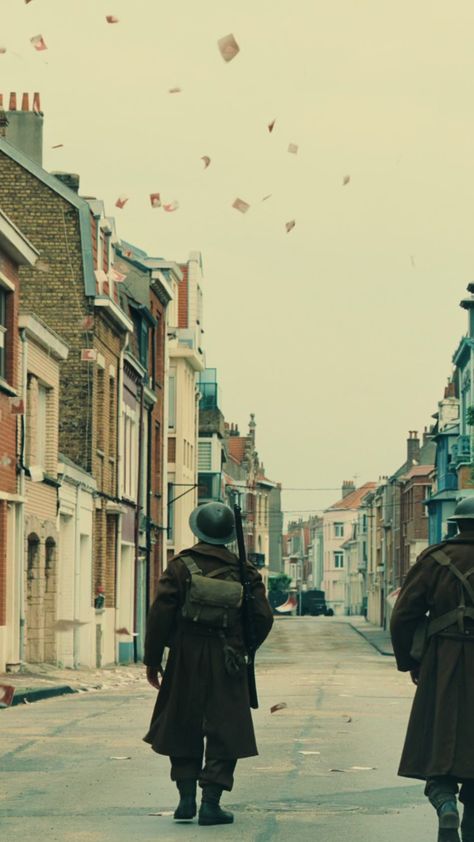 Dunkirk Wallpaper, Dunkirk Movie, Movies 2017, Red Dead, Red Dead Redemption, Movies Showing, Desktop Wallpaper, Soldier, Film