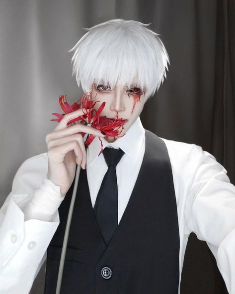 The Royal Tutor Anime, Tokyo Ghoul Cosplay, Anime Cosplay Makeup, Tokyo Ghoul Manga, Cosplay Boy, Snk Cosplay, Tokyo Ghoul Kaneki, Anime Butterfly, Epic Cosplay