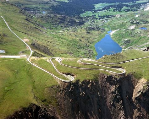 Beartooth Highway, Leisure Travel Vans, Motorcycle Rides, Montana Vacation, Road Trip Routes, Scenic Roads, Ducati Scrambler, Motorcycle Travel, American Road Trip