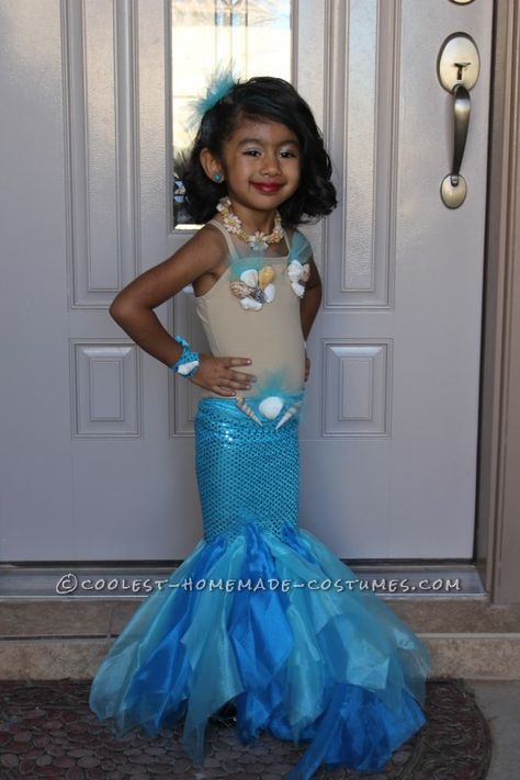 Pretty Little Mermaid Costume for a Toddler Toddler Mermaid Costume, Baby Mermaid Costume, Jasmine Diy, Toddler Mermaid Costumes, Teen Costumes, Costumes Homemade, Homemade Mermaid Costumes, Cleopatra Halloween Costume, Costume Mermaid