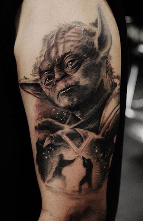 Star Wars Tattoos Designs (24) #couplestattoosbadass Yoda Tattoo, Mandalorian Tattoo, Portrait Tattoo Sleeve, Framed Tattoo, Mens Shoulder Tattoo, Tattoo Henna, Back Of Shoulder Tattoo, Star Wars Tattoo, Jedi Master