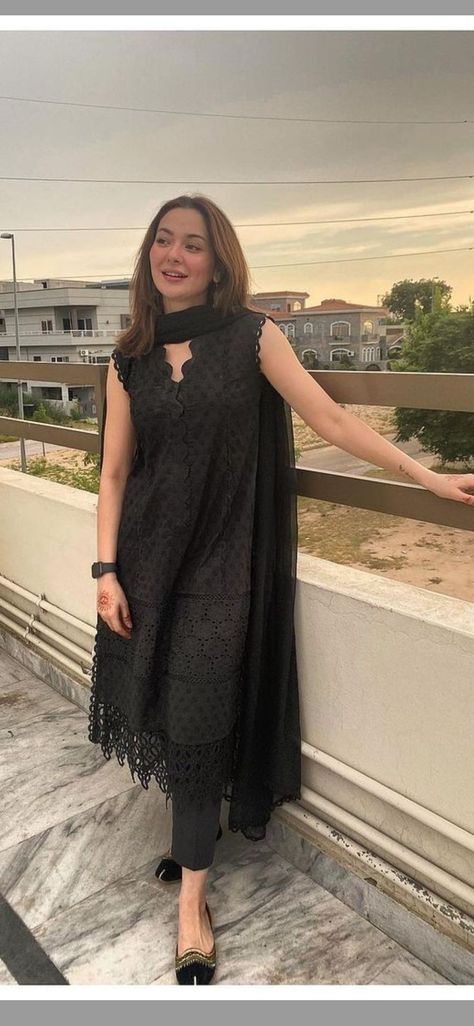 Hania Amir, Lace Dress Design, Designer Party Dresses, Pakistani Fashion Casual, Casual Indian Fashion, Pakistani Dresses Casual, Pakistani Fashion Party Wear, Fashion Top Outfits, Salwar Kamiz