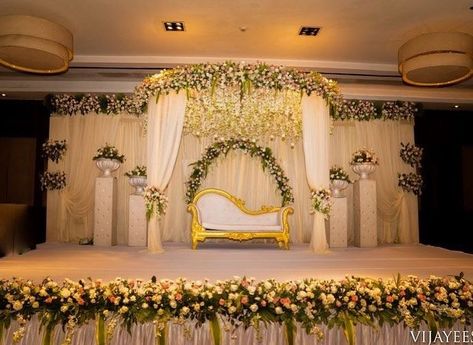 Indian Wedding Stage, Indian Wedding Decorations Receptions, Engagement Stage Decoration, Reception Stage Decor, Simple Stage Decorations, Wedding Stage Backdrop, Wedding Hall Decorations, Wedding Reception Backdrop, Wedding Background Decoration