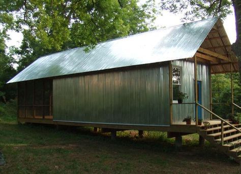 400 sf $20k house - love the screened-in back porch Cool Tiny Houses, Rural Studio, Outreach Program, Tin Shed, Studio House, Tin House, Shed Home, Rural House, Tiny Cabins