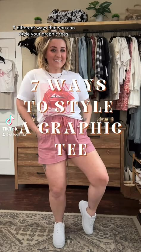 Tucked In Graphic Tee Outfit, Long Graphic Tee Outfits, Ways To Style A Graphic Tee, Midsize Tshirt Outfits, Different Ways To Style A Tshirt, Where To Find Graphic Tees, Graphic T Shirt Outfits Women, How To Wear Graphic Tees, Styling Tee Shirts