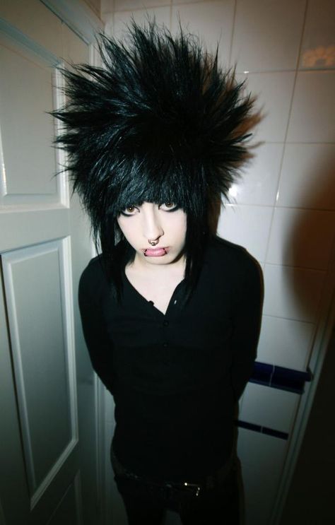 chris dakota Chris Dakota, Emo Dude, Scene King, Emo Goth Outfits, Emo Pictures, Emo Scene Hair, Paper Wings, Scene Boys, Spiked Hair