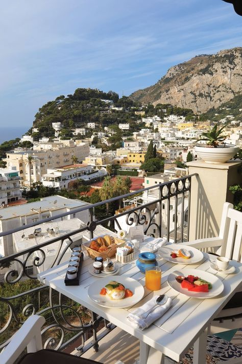 N1022 Tiberio Palace breakfast Amalfi Coast Travel, Pompeii And Herculaneum, Tuscany Travel, Summer In Italy, Indoor Outdoor Pool, Itinerary Ideas, Best Boats, Amalfi Coast Italy, International Flights