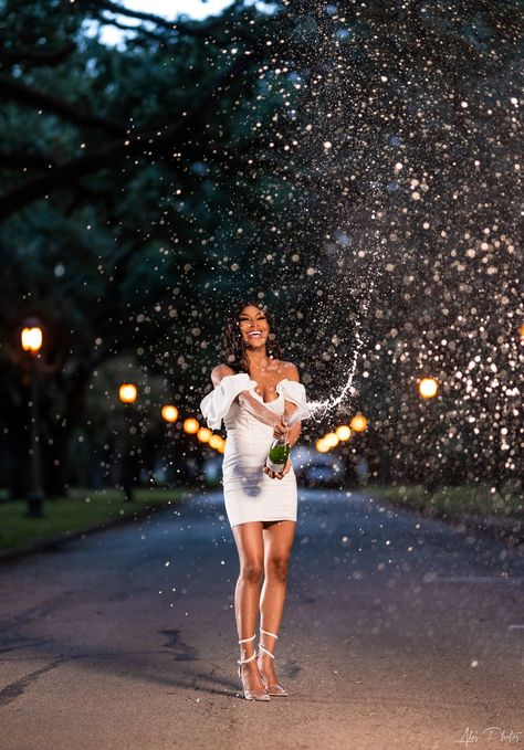 Champagne Bottle Graduation Picture, Graduation Photos Outfit Ideas, Champagne Pop Graduation Picture, Graduation Photos Masters, Classy Graduation Photoshoot, College Graduation Pictures Ideas Creative, Southern University Graduation Pictures, Nighttime Graduation Pictures, High School Senior Photo Shoot Ideas