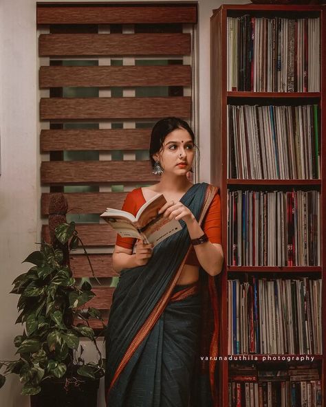 Anaswara Rajan, Indian Culture And Tradition, Sisters Photoshoot Poses, Photography Indian, Sisters Photoshoot, Blouse Back, Saree Poses, Teen Girl Dresses, Indian Photoshoot