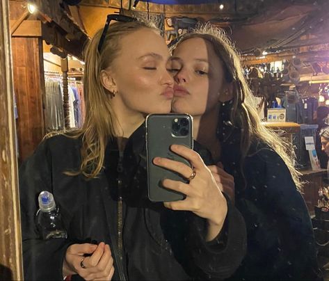 Alana Champion, Lily Rose Depp, Lily Rose, Lily, Mirror, Twitter, On Instagram, Instagram