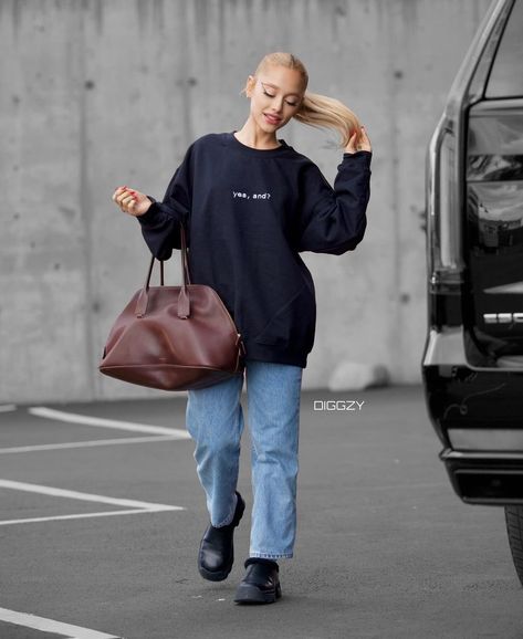 Ariana Grande Paparazzi, Ariana Grande 2023, Someone Like U, Ariana Grande Style, Ariana Grande Photos, Ariana Grande Pictures, Forever Girl, Ariana G, Eternal Sunshine