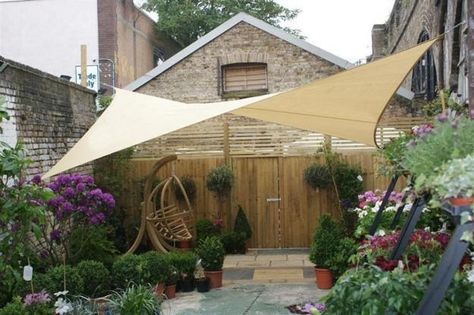 DIY Sun Shade Ideas | ... Sunshades and Patio Ideas Turning Backyard Designs into Summer Resorts Garden Sail, Ombra Pergola, Design Per Patio, Taman Diy, Sail Canopies, Backyard Shade, Sun Shade Sail, Sun Sail Shade, Patio Shade