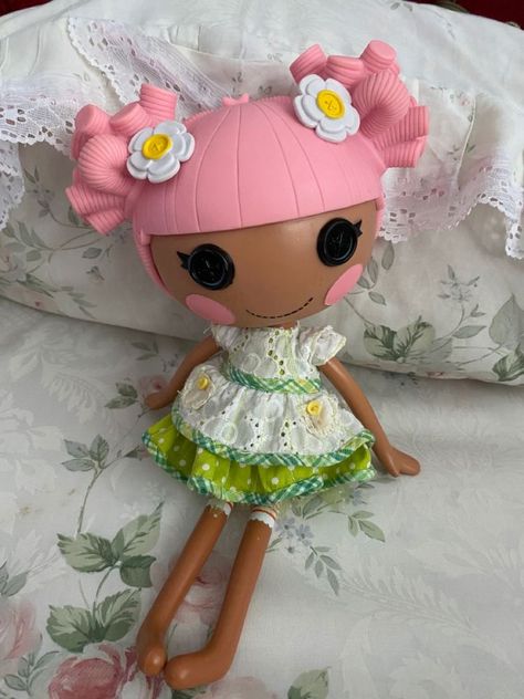 Lalaloopsy Aesthetic, Lalaloopsy Dolls, Doll Design, Childhood Toys, Pretty Dolls, Cute Toys, Cute Dolls, Blythe Dolls, Childhood Memories