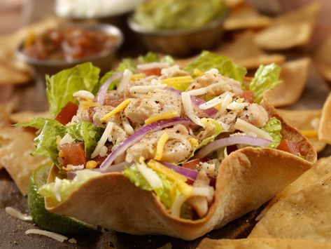 The Costa Vida Raspberry Chipotle Chicken Salad Raspberry Chipotle Chicken, Chipotle Chicken Salad, Raspberry Chicken, Salad Calories, Mexican Chicken Salads, Fancy Salads, Delicious Chicken Salad, Resep Salad, Chipotle Chicken