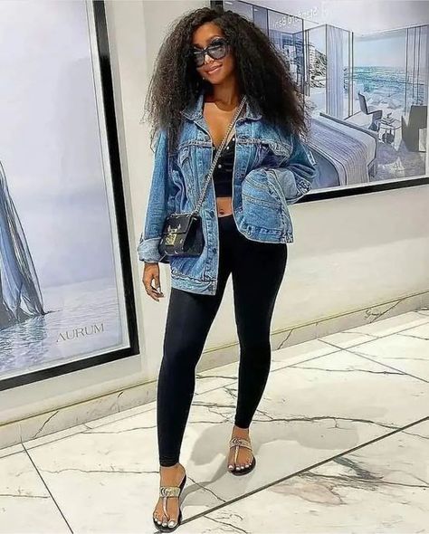 Nqobile Khwezi, Oversized Denim Jacket Outfit, Trip Fashion, Running Errands Outfit, Saturday Outfit, Errands Outfit, Kaftan Designs, Denim Jacket Outfit, Pics Inspo