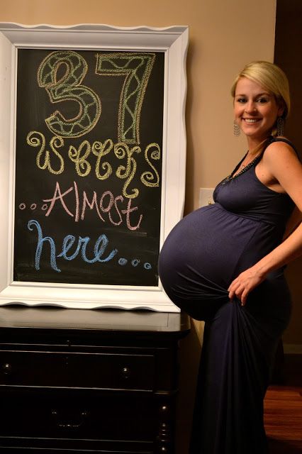 Oh holy jesus.  37 weeks pregnant with twins.  And she's skinny. Bump Progression, Twin Belly, Twin Pregnancy Belly, Baby Bump Progression, Big Pregnant, 37 Weeks Pregnant, Pregnancy Belly Photos, Pregnancy Bump, Belly Photos