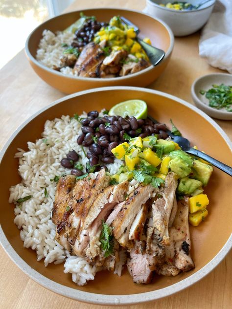 Jerk Chicken Bowls with Mango Avocado Salsa Verde Chicken, Chicken Bowls, Mango Avocado Salsa, Salsa Verde Chicken, Mango Avocado, Dinner Plans, Healthy Bowls, Chicken Bowl, Avocado Salsa