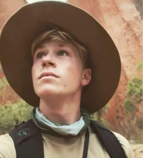 Robert Erwin, Robert Irwin Boyfriend Material, Robert Irwin Edits, Rob Irwin, Robert Irwin With Animals, Jacob Batalon, Robert Irwin, Irwin Family, Crocodile Hunter