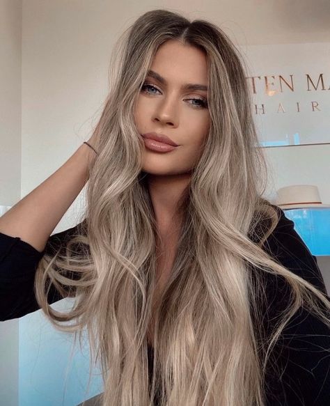 Long Sleek Layered Hair, Pelo Color Borgoña, Light Brown Balayage, Long Hair Cut Short, Bronde Hair, Ash Blonde Hair, Blonde Hair Inspiration, Blonde Hair Shades, Long Blonde