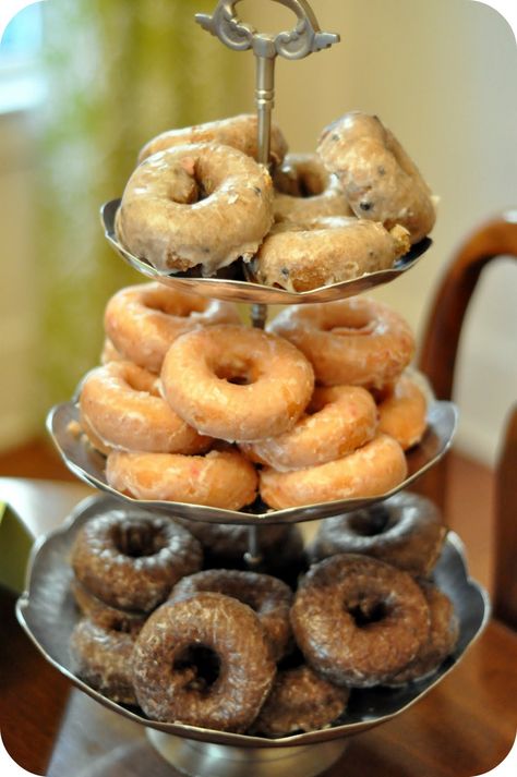 Coffee And Donuts Party, Lavender Frosting, Coffee Baby Shower, Coffee Bar Party, Types Of Donuts, Donut Display, Donut Bar, Coffee Party, Coffee Stands