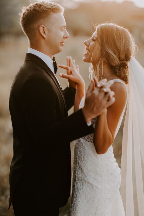 Bride And Groom Golden Hour, Wedding Photos For Shy Couples, Golden Hour Bride And Groom, Wedding Poses For Shy Couple, Bride And Groom Sunset Photos, Fun Bride And Groom Pictures, Moody Wedding Pictures, Wedding Core, Summer Michigan