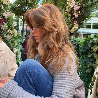 Matilda Djerf Brown Hair, Medium Aesthetic, Blonde Ideas, Balayage Brown, Bangs Wavy Hair, Brown Wavy Hair, Matilda Djerf, Honey Hair, Hair Medium