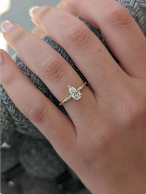 Pear Moissanite Engagement Ring, Pear Diamond Engagement Ring, Wedding Ring For Her, Cvd Diamond, Lab Grown Diamonds Engagement, Green Diamond, Pear Diamond, Rings For Her, Diamond Sizes