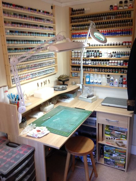 Garage Art Studio, Home Art Studios, Hobby Desk, Garage Workshop Organization, Art Studio Space, Art Studio Organization, Art Studio Room, Art Studio Design, Art Studio At Home