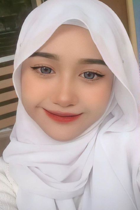 Pashmina White Hijab Ootd Foto Ootd, Selfie Hijab, White Hijab, Model Hijab, Tutorial Hijab Pashmina, Tutorial Hijab, Hijab Ootd, Style Hijab, Fashion Hijab