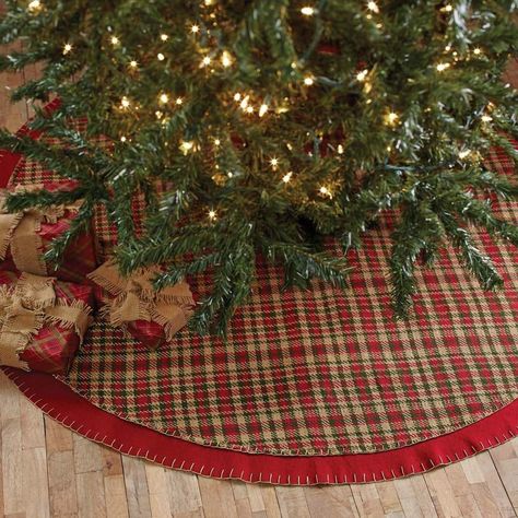 Rustic Tree Skirt, Rustic Christmas Tree Skirts, Plaid Tree Skirt, Fringe Tree, Glam Christmas Decor, Vhc Brands, Traditional Christmas Decorations, Country Christmas Decorations, Rustic Christmas Tree