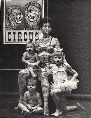 tattooed-circus-family ..tattooed kids ..nice work mummy. Ta Moko Tattoo, Cirque Vintage, Creepy Circus, Circus Sideshow, Circus Performers, Vintage Circus, Vintage Tattoo, Old School Tattoo, White Photo