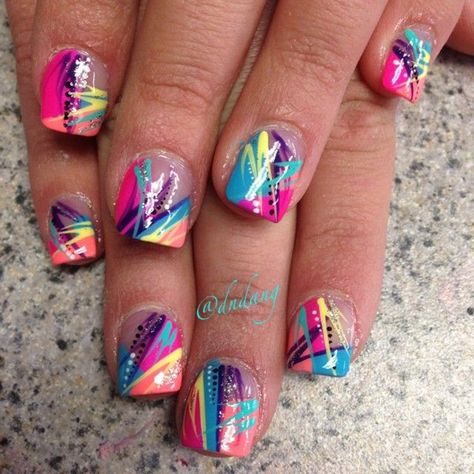 Paint splatter inspired abstract nail art design. If you can’t decide just which color to use, then why not use the classic paint splatter technique and combine all your favorite colors into one design. 80s Nails, Abstract Nail Art, Colorful Nail Art, Colorful Nail, Her Nails, Shellac Nails, Toe Nail Designs, Pedicures, Fabulous Nails