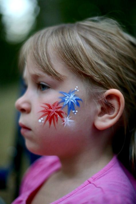 Easy 4th of July face painting ideas - Fourth of July - USA - red white blue - patriotic body painting - Independence Day - fireworks Childcare Crafts, Blue Face Paint, July Makeup, Foto Editing, 4th Of July Makeup, Face Painting Ideas, Easy Origami Flower, Spirit Days, Independence Day Fireworks