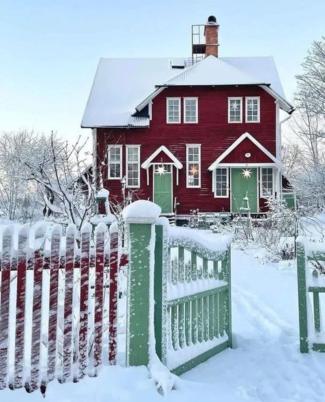 Sweden Christmas, Swedish Houses, Red Houses, Swedish Cottage, Sweden House, Cottages And Bungalows, Country Homes, Days Until Christmas, Red House