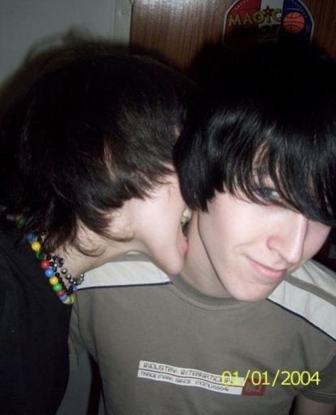 Emo Boys 2000s, Cute Emo Couples, Emo Couples, Emo Love, Trans Boys, Scene Boys, Emo Guys, Cute Emo, Scene Kids