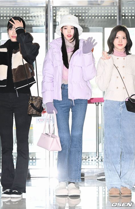 Kpop Winter Outfits Airport, Kpop Idol Winter Outfit, Wonyoung Airport, Wonyoung Casual Outfit, Kpop Winter Outfits, Snow Ootd, Korean Winter Outfits, Cold Outfit, Winter Fashion Outfits Casual